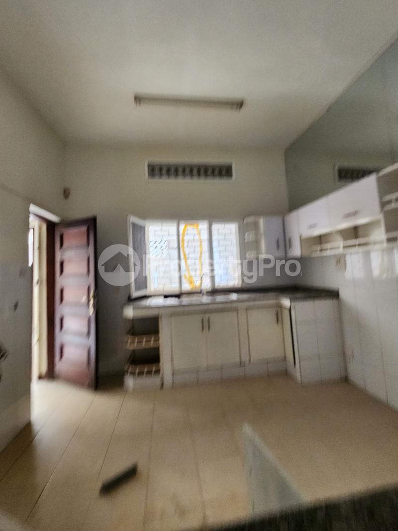 4 bedroom Villa for rent Zimwe road  Makindye Kampala Central - 5