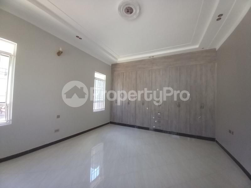 4 bedroom Bungalow Apartment for sale Kitende  Ssabagado-Makindye Wakiso Central - 1