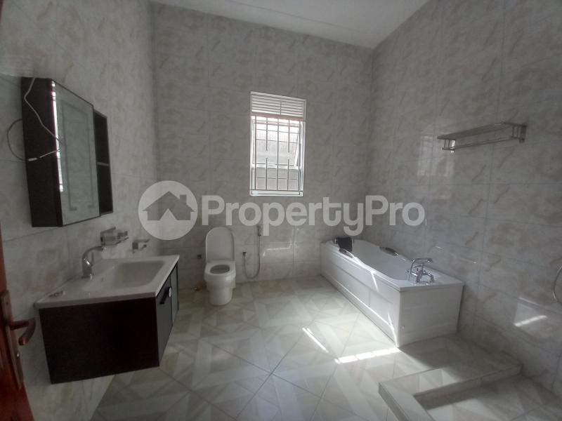 4 bedroom Bungalow Apartment for sale Kitende  Ssabagado-Makindye Wakiso Central - 3