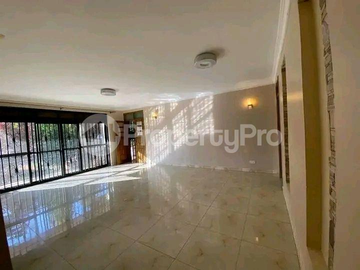 3 bedroom Apartment Block Apartment for rent Kiwaatule road Kampala Central - 1