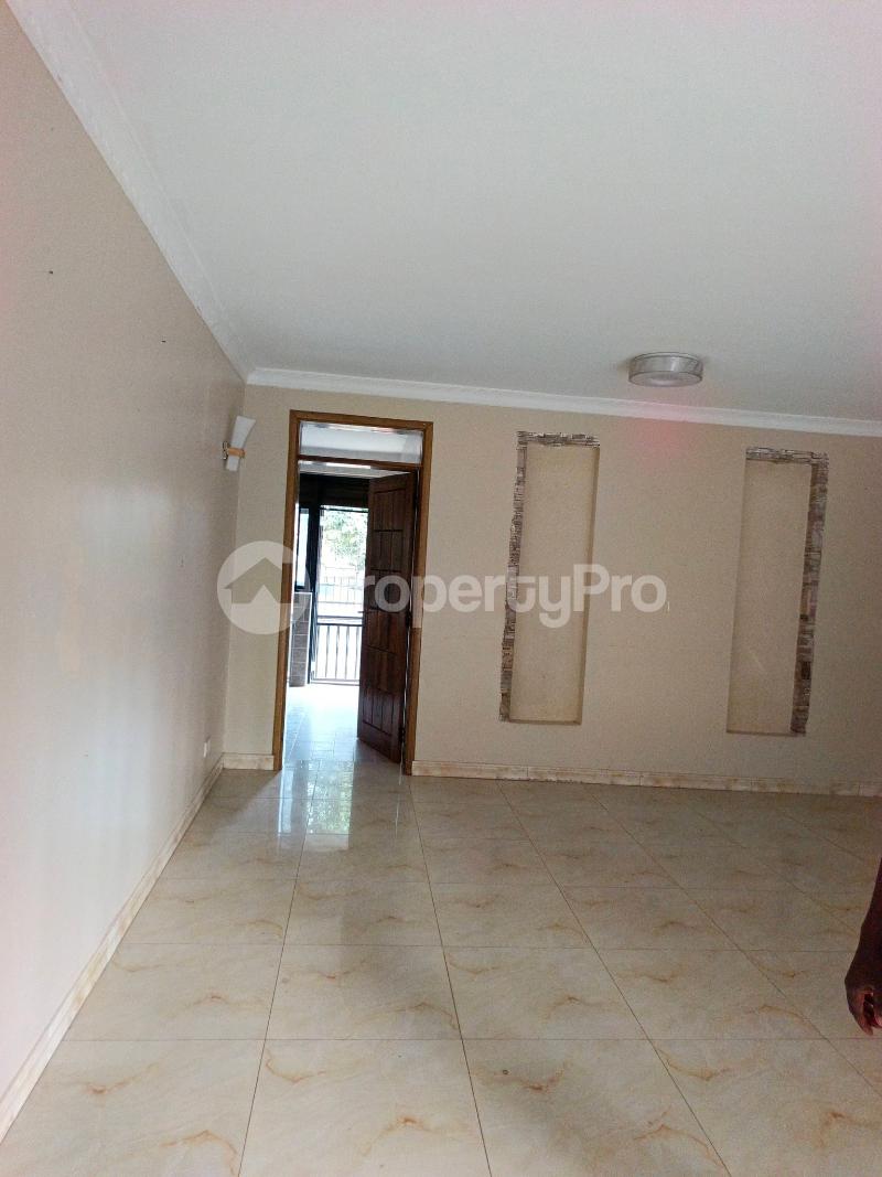 3 bedroom Apartment Block Apartment for rent Kiwaatule road Wakiso Central - 5