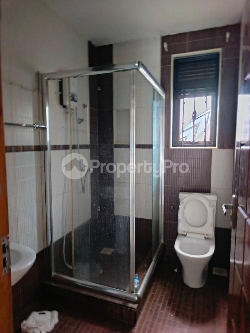3 bedroom Apartment Block Apartment for rent Kiwaatule road Wakiso Central - 3