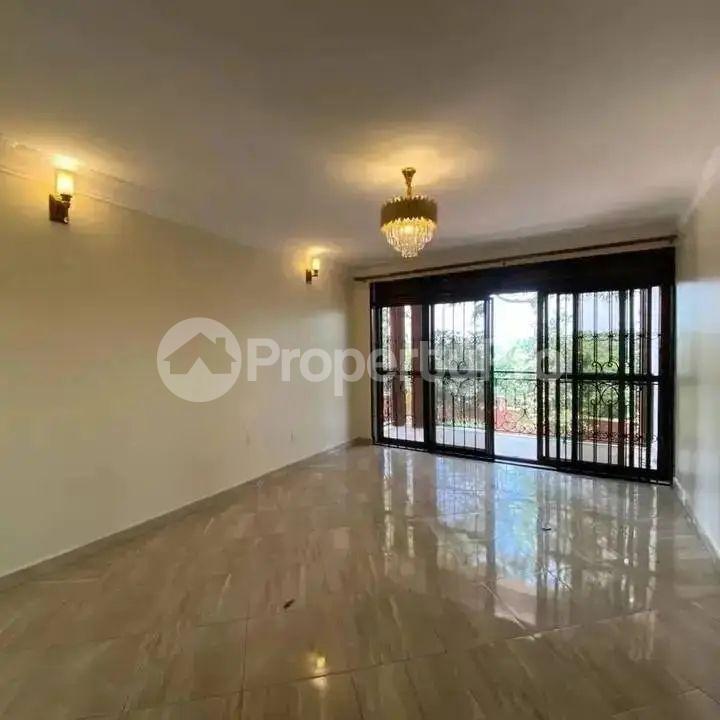 3 bedroom Apartment Block Apartment for rent Kulambilo road Kampala Central - 1