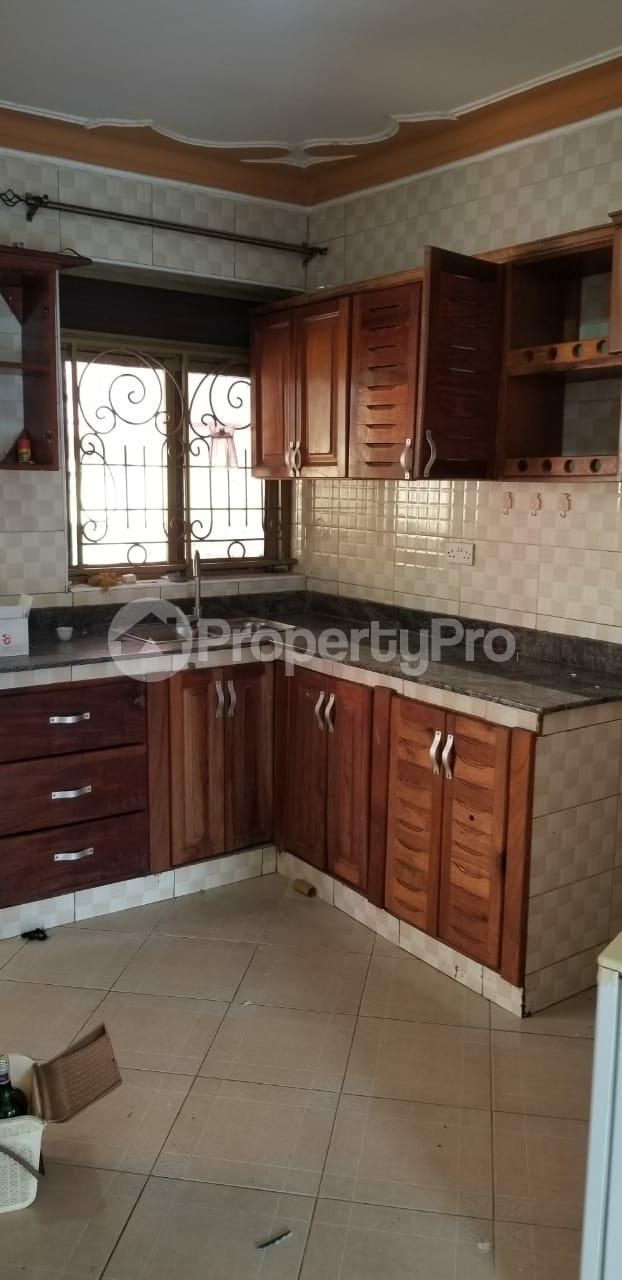 2 bedroom Apartment Block Apartment for rent kyaliwajjala road Wakiso Central - 4