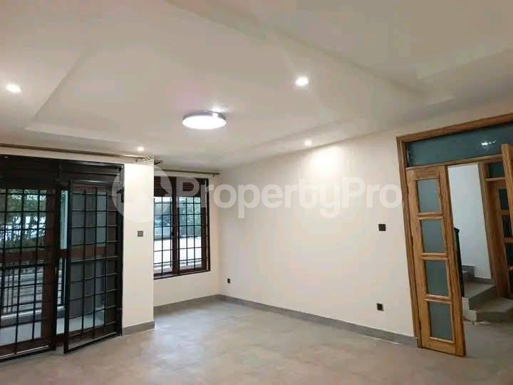 3 bedroom Apartment Block Apartment for rent kyanja Kampala Central - 0