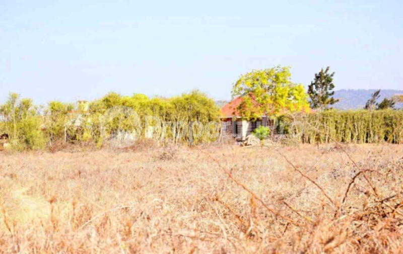 Land for sale Komarock Nairobi