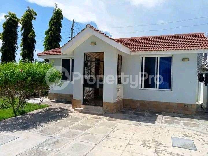 2 bedroom Bungalow Houses for rent Langata Langata Area Langata Nairobi