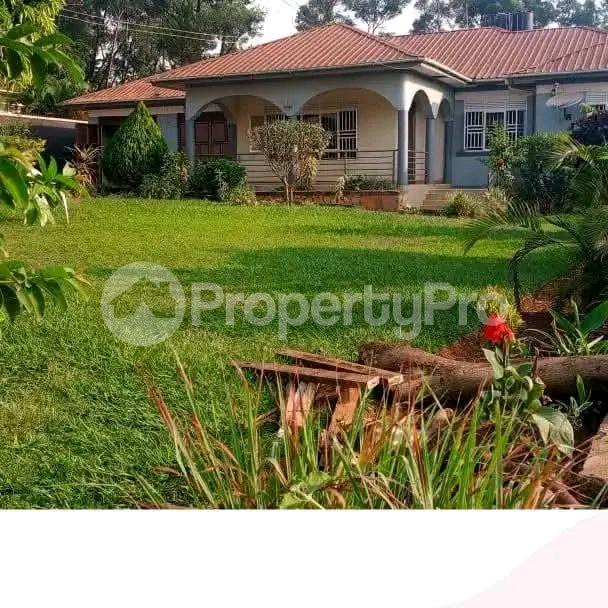 4 bedroom Bungalow Apartment for sale Kisaasi road  Kampala Central Kampala Central - 4