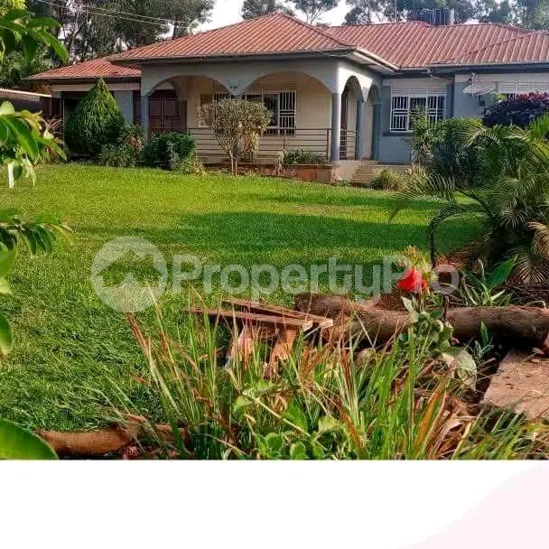 4 bedroom Bungalow Apartment for sale Kisaasi road  Kampala Central Kampala Central - 2