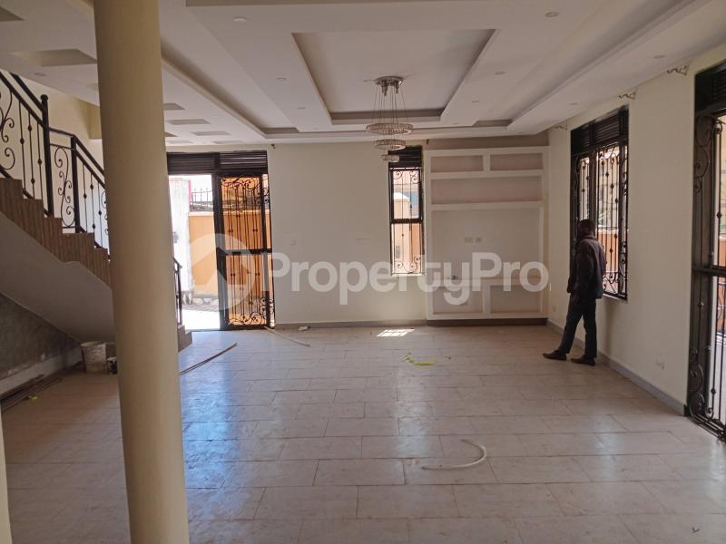 5 bedroom Bungalow Apartment for rent Najjera road Wakiso Central - 6