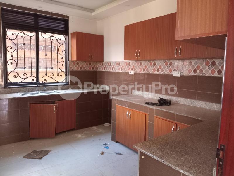 5 bedroom Bungalow Apartment for rent Najjera road Wakiso Central - 7