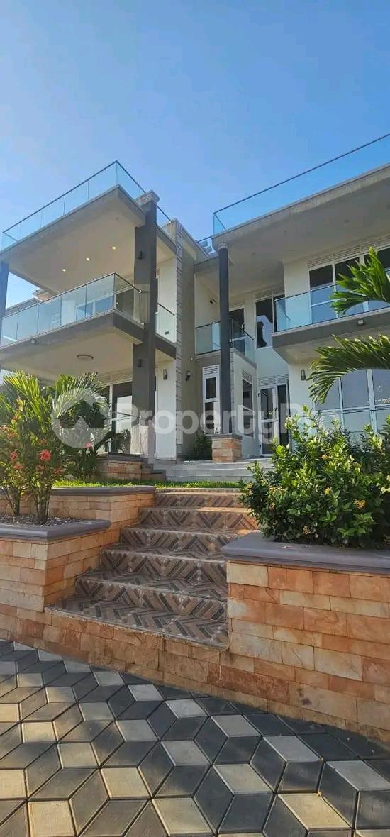 5 bedroom Apartment for sale Lubowa town  Kampala Central Kampala Central - 1