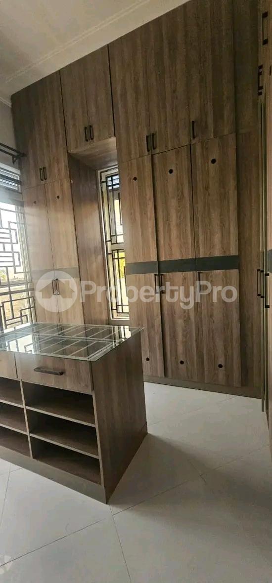 5 bedroom Apartment for sale Lubowa town  Kampala Central Kampala Central - 4