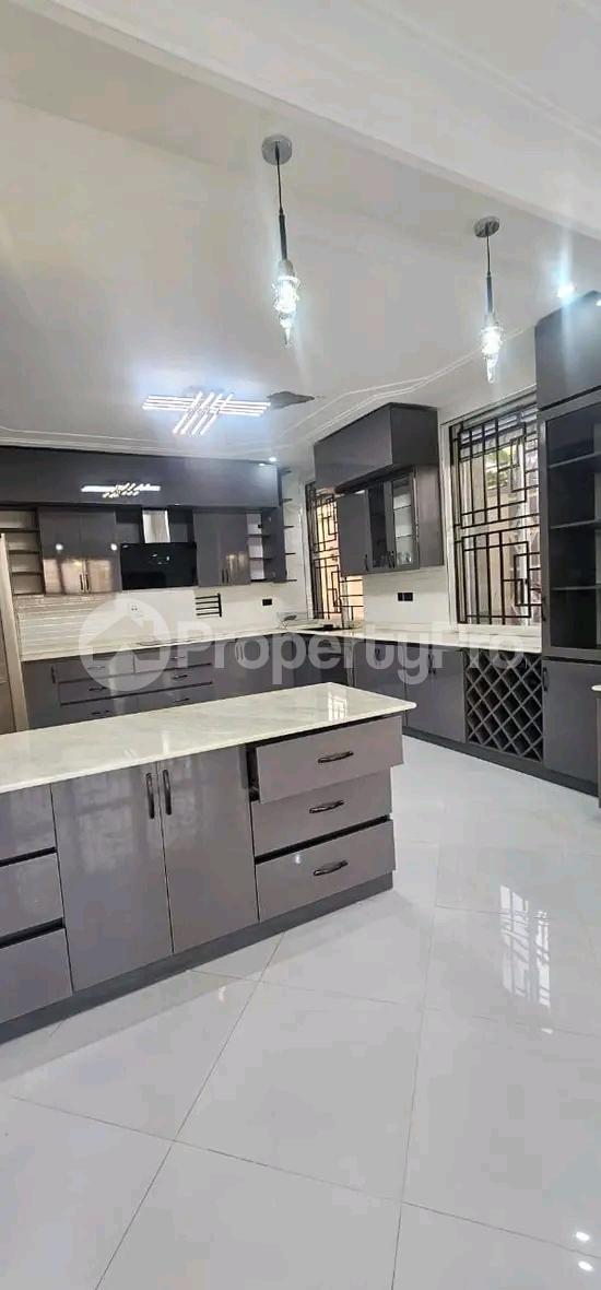 5 bedroom Apartment for sale Lubowa town  Kampala Central Kampala Central - 10