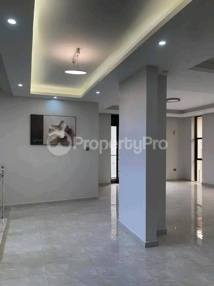 5 bedroom Apartment for sale Bwebajja Entebbe road  Kampala Central Kampala Central - 4