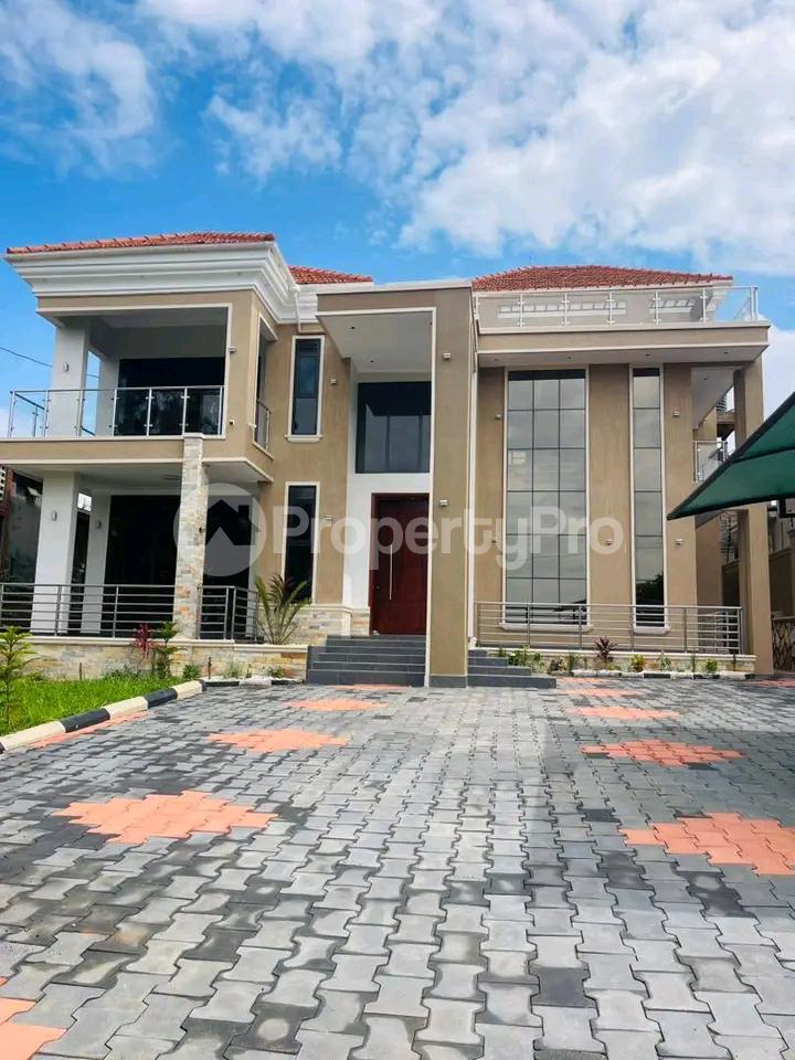 5 bedroom Apartment for sale Bwebajja Entebbe road  Kampala Central Kampala Central - 8