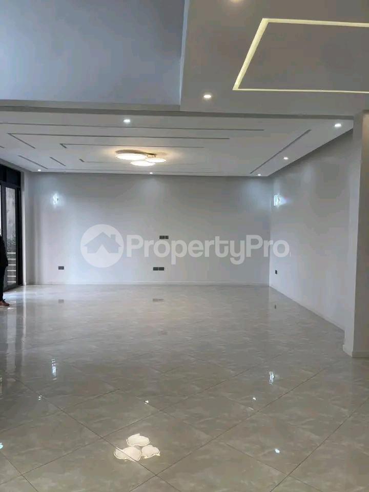 5 bedroom Apartment for sale Bwebajja Entebbe road  Kampala Central Kampala Central - 5