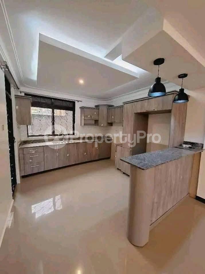 3 bedroom Apartment Block Apartment for rent luzira road Kampala Central - 0