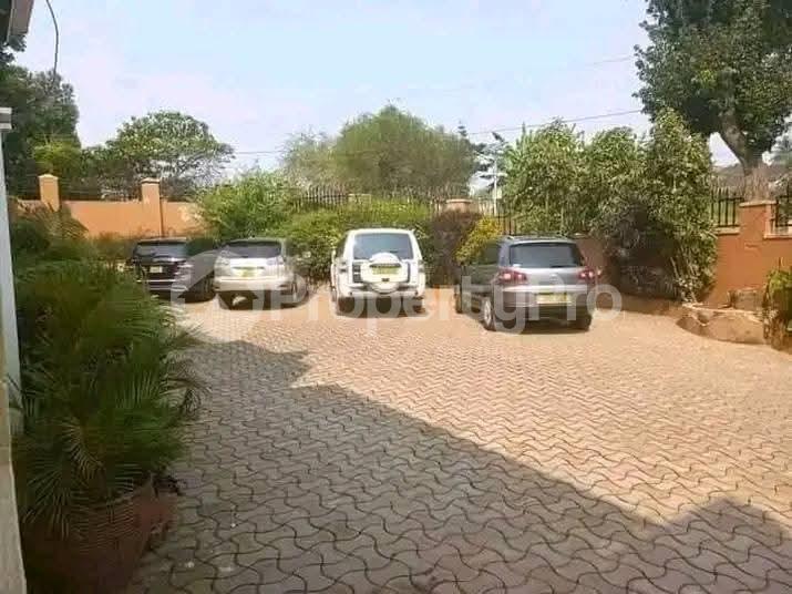 3 bedroom Apartment Block Apartment for rent Luzira road  Luzira Kampala Central - 0