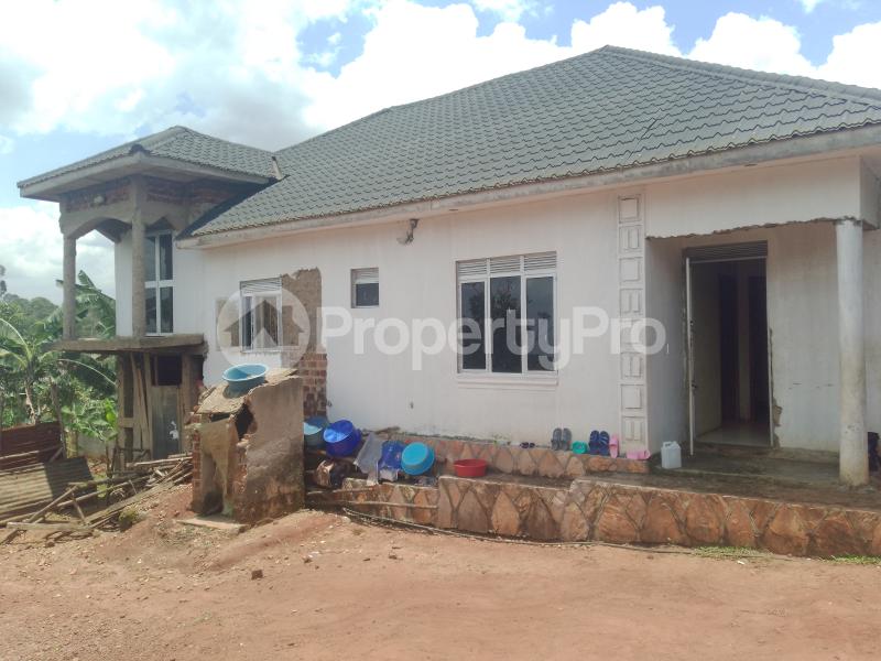 4 bedroom Bungalow Apartment for sale Mukono kigombya  Kampala Central Kampala Central - 9