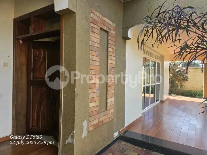 5 bedroom Apartment for sale Bbunga road  Kampala Central Kampala Central - 16