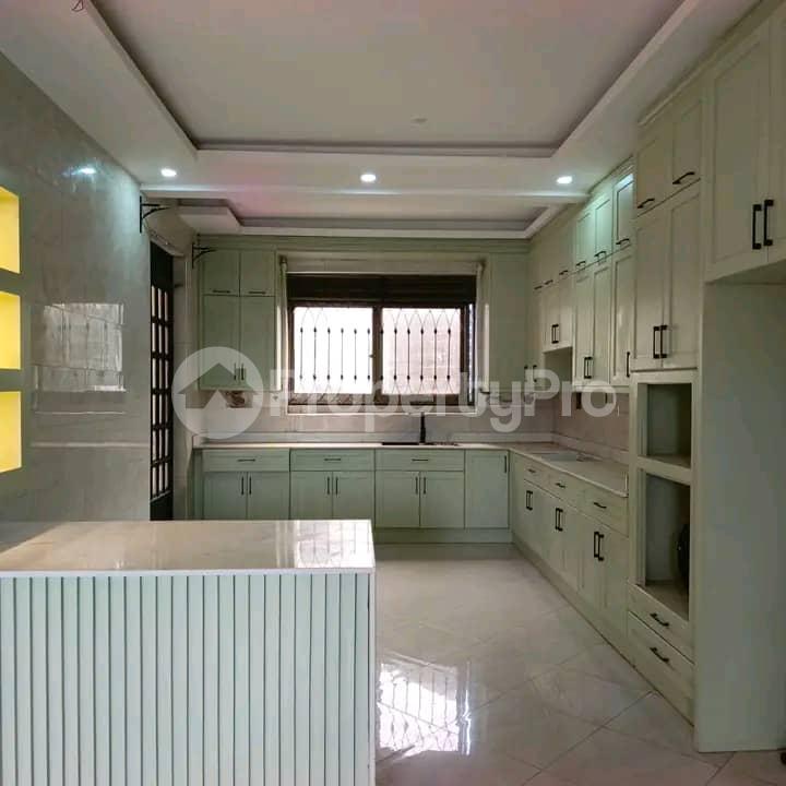 6 bedroom Apartment for sale Kyanja kugu road  Kampala Central Kampala Central - 0
