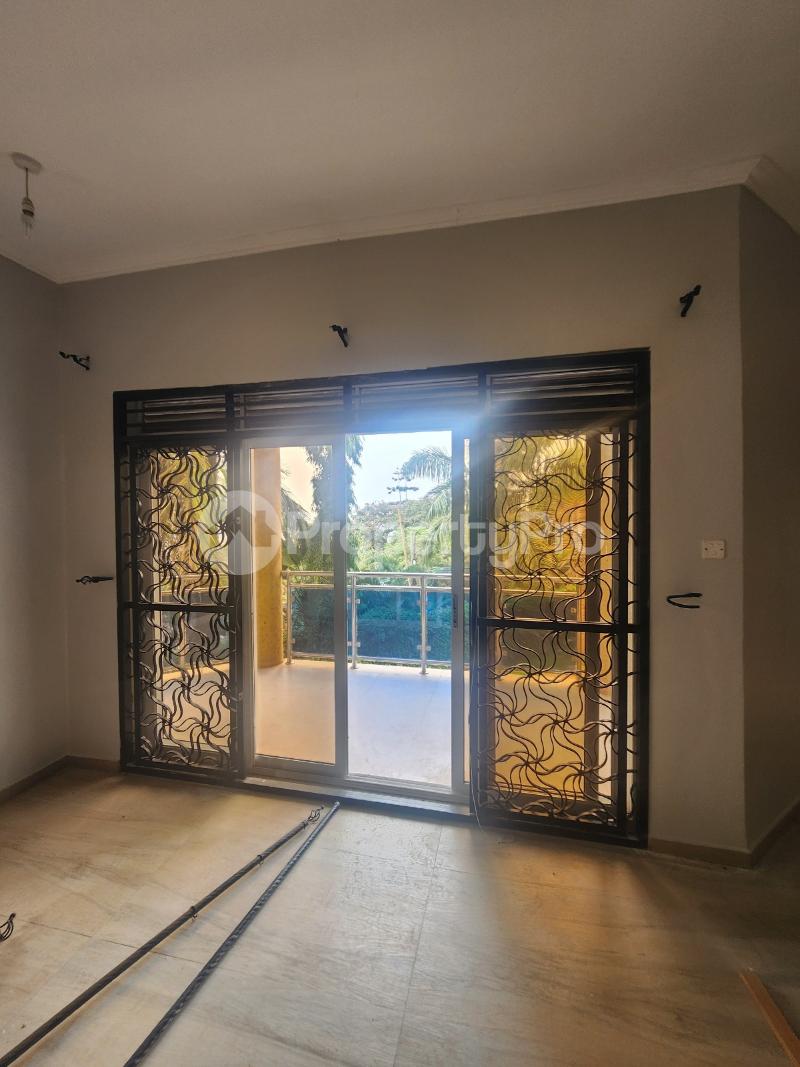 5 bedroom Villa for rent Lukuli road Makindye Kampala Central - 1