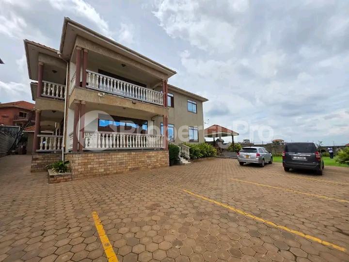 5 bedroom Apartment for sale Kyanja road  Kampala Central Kampala Central - 10