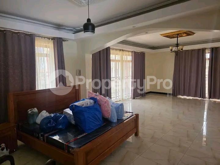 5 bedroom Apartment for sale Kyanja road  Kampala Central Kampala Central - 3
