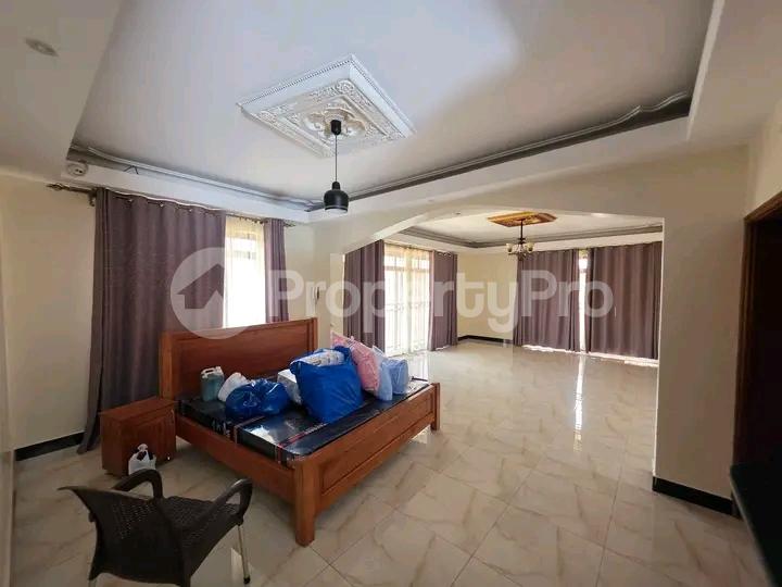 5 bedroom Apartment for sale Kyanja road  Kampala Central Kampala Central - 5