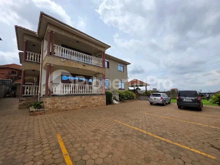 5 bedroom Apartment for sale Kyanja road  Kampala Central Kampala Central - 9