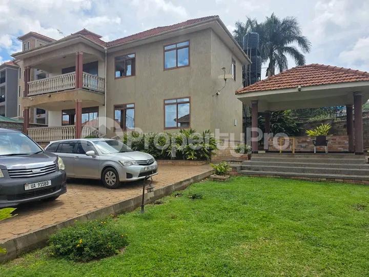 5 bedroom Apartment for sale Kyanja road  Kampala Central Kampala Central - 1