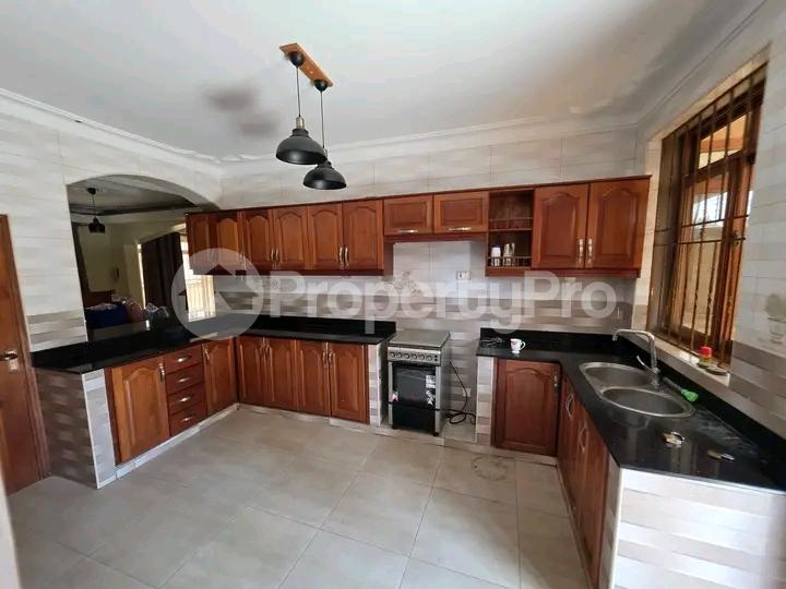 5 bedroom Apartment for sale Kyanja road  Kampala Central Kampala Central - 6