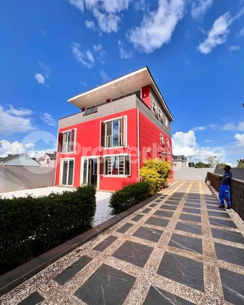 5 bedroom Flat&Apartment for sale Membley Ruiru