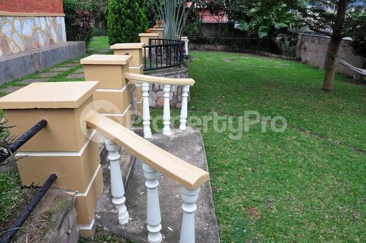 4 bedroom Villa for sale Namugongo nsawo estate  Kira Wakiso Central - 4