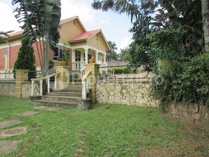 4 bedroom Villa for sale Namugongo nsawo estate  Kira Wakiso Central - 2