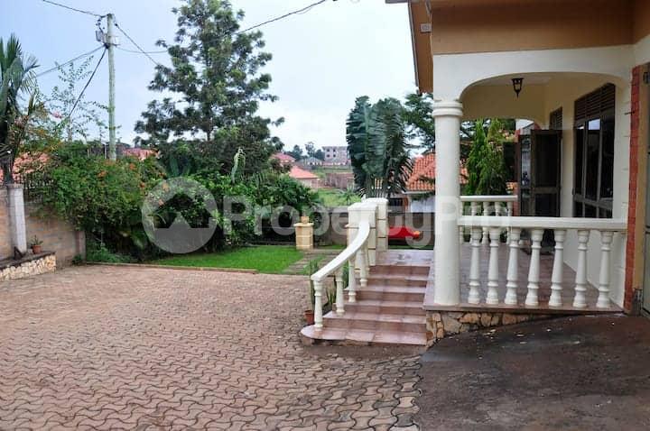 4 bedroom Villa for sale Namugongo nsawo estate  Kira Wakiso Central - 1