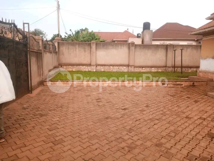 4 bedroom Bungalow Apartment for sale Namugongo road  Kampala Central Kampala Central - 8