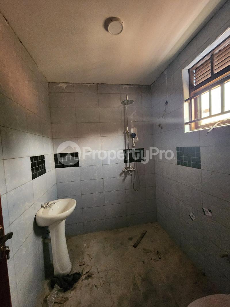 1 bedroom mini flat  Apartment for rent Lukuli road Munyonyo Kampala Central - 3