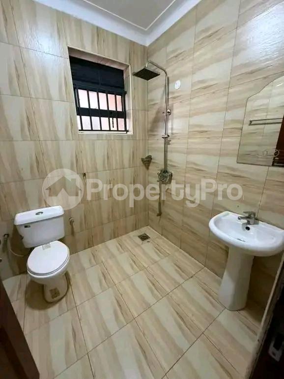 3 bedroom Apartment for rent Salaama road  Munyonyo Kampala Central - 8