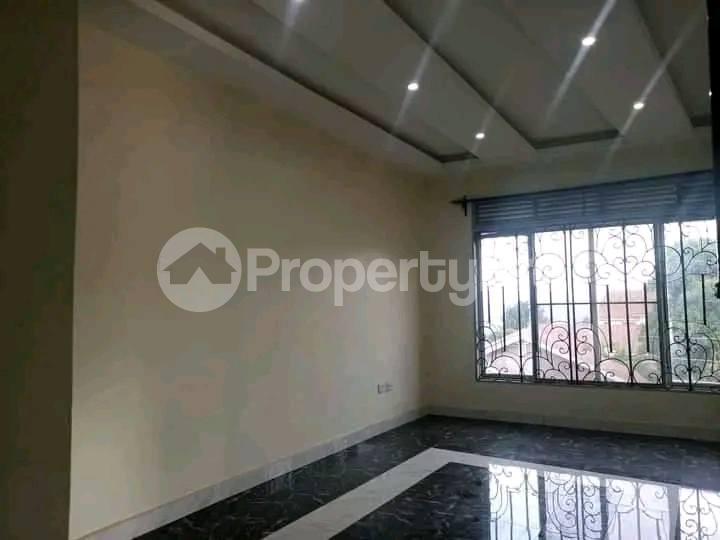 2 bedroom Apartment Block Apartment for rent mutungo road Kampala Central - 9