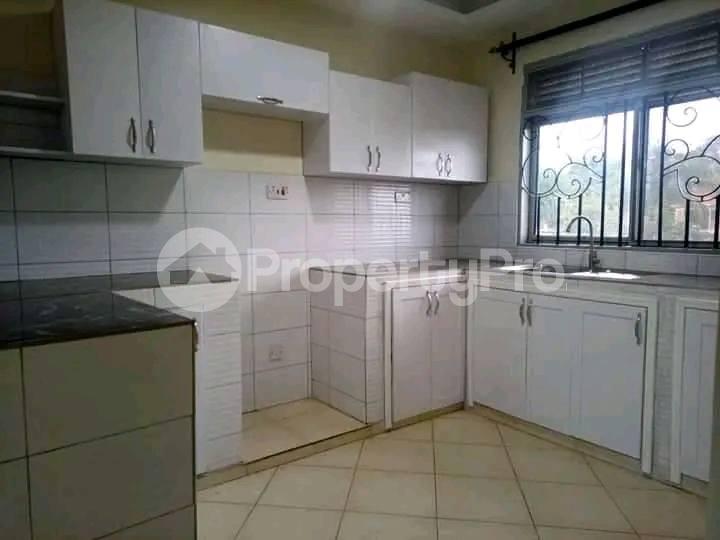 2 bedroom Apartment Block Apartment for rent mutungo road Kampala Central - 10