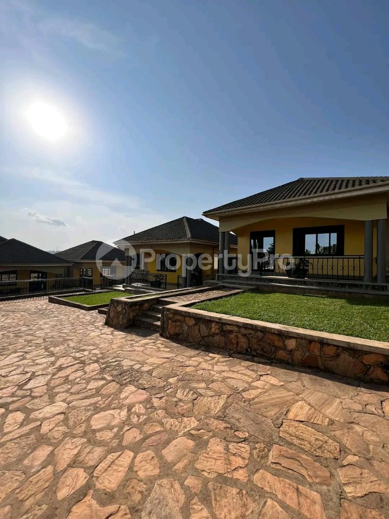 2 bedroom Bungalow Apartment for rent Mutundwe  Mengo Kampala Central - 0