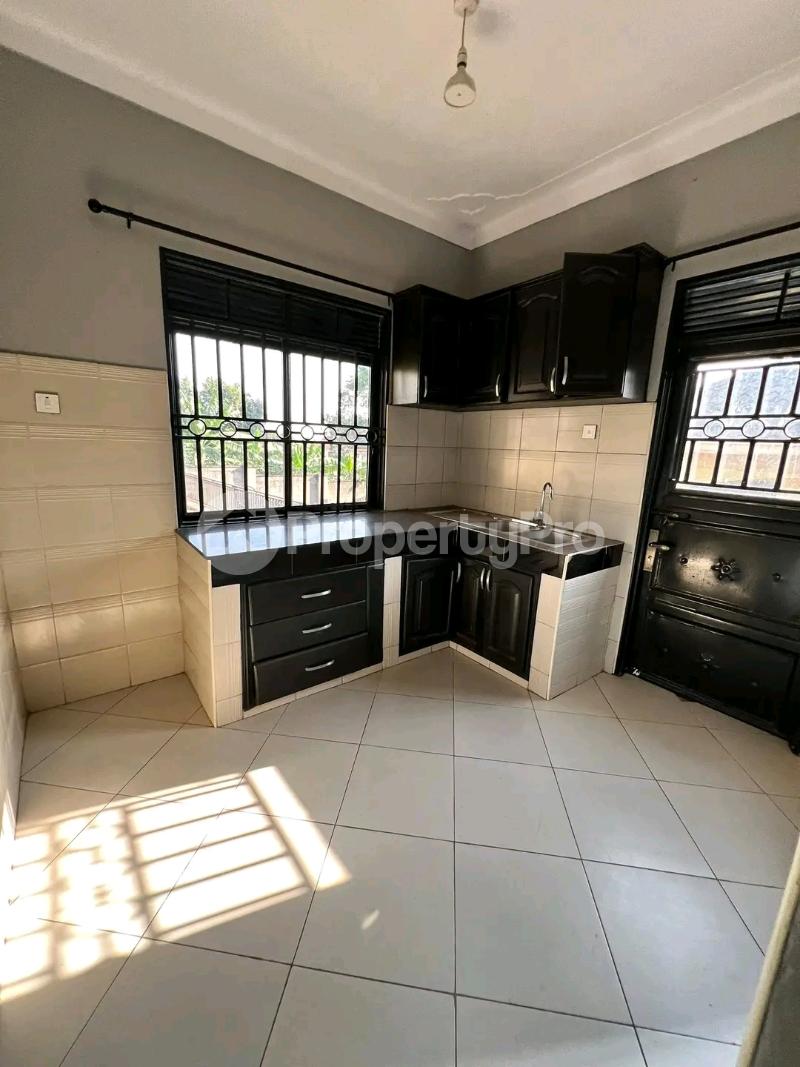2 bedroom Bungalow Apartment for rent Mutundwe  Mengo Kampala Central - 5