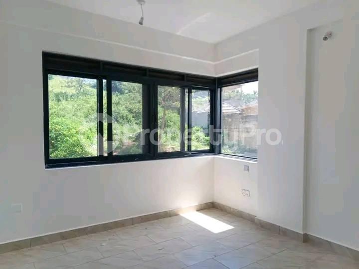 2 bedroom Apartment Block Apartment for rent Mutungo road Kampala Central - 10
