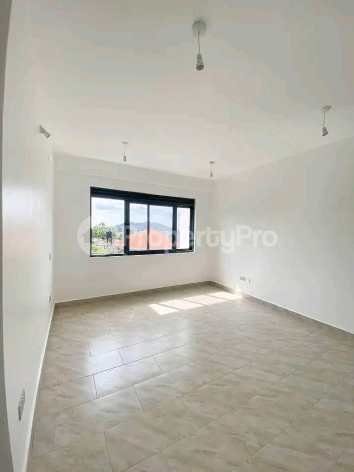 2 bedroom Apartment Block Apartment for rent Mutungo road Kampala Central - 11