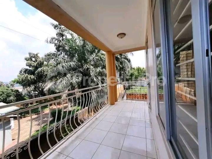 4 bedroom Apartment Block Apartment for rent Mutungo road Kampala Central - 5