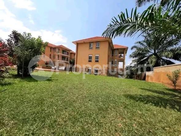 4 bedroom Apartment Block Apartment for rent Mutungo road Kampala Central - 6