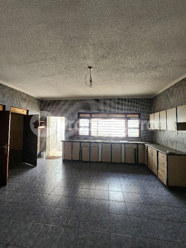 3 bedroom Villa for rent Kironde road Makindye Kampala Central - 5