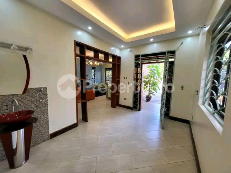 3 bedroom Villa for rent Muyenga road  Makindye Kampala Central - 4